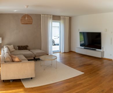 Hochwertige Doppelhaushälfte mit Garten, Garage & Einbauküche - Foto 2