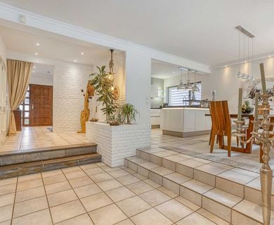 Viel Raum, viel Komfort  Großzügiger  und  sehr modernen Bungalow mit Einliegerwohnung