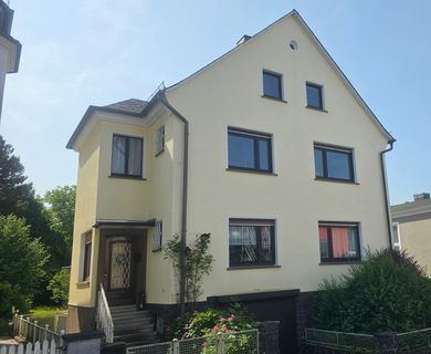 Gepflegtes Mehrfamilienhaus (3 WE) mit lichtdurchfluteten Wintergärten in hervorragender Stadtlage!