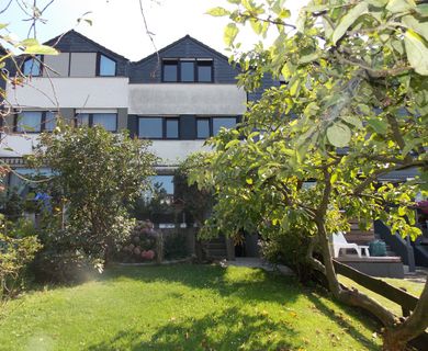 Viel Platz für eine große Familie- 150 m² Reihenhaus mit 4 Schlafzimmern, Garten, PKW- Stellplatz