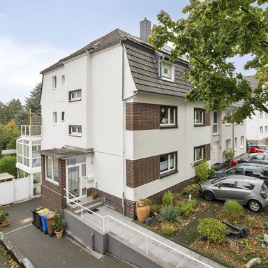 Großzügiges Mehrfamilienhaus auf großem Grundstück in zentraler Lage Ratingen-Mitte