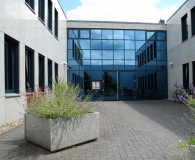 Ratingen-Lintorf: Hochwertiges Bürogebäude zur Eigennutzung – Provisionsfrei*
