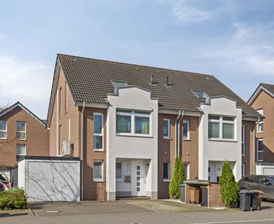 Exklusives Wohnerlebnis mit Stil – neuwertige DHH in Ratingen-Lintorf