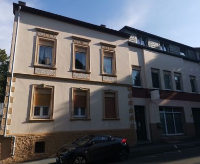 Gut geschnittene Etagenwohnung in Stadtnähe