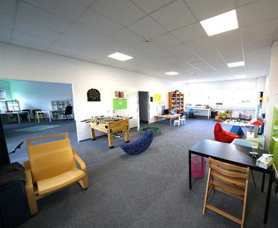 Provisionsfrei: Ca. 212 m² Büro-, Praxis- oder Studiofläche in Rtg.-Lintorf