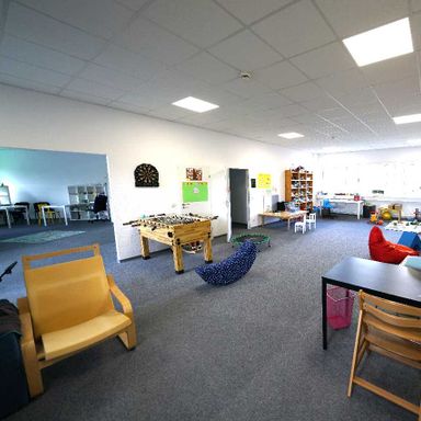 Provisionsfrei: Ca. 212 m² Büro-, Praxis- oder Studiofläche in Rtg.-Lintorf