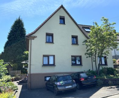 **PREISREDUZIERUNG**
Gepflegtes Ein-/Zweifamilienhaus mit viel Platz in zentrumsnaher Wohnlage von Wissen!