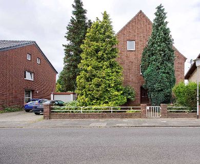 Freistehendes 1-3 Familienhaus mit viel Potential in Willich!