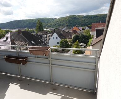 VIER LOGGIEN – Sonne von früh bis spät! Ca. 96 m² 4- Zimmer-Dachgeschosswohnung in HA-Boelerheide