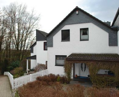 Wohnen am Landschaftsschutzgebiet: Reihenmittelhaus in einer Top Lage von Ratingen-Homberg !