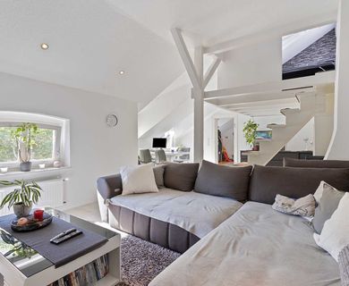 Traumhafte Dachgeschosswohnung mit Balkon und Stellplatz in Ratingen-Mitte
