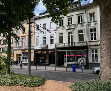 Saniertes Wohn-/Geschäftshaus in Krefeld-Zentrum