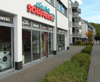 Attraktives Ladenlokal mit hoher Außenwahrnehmung / ca. 11 Meter Schaufenster in Ratingen-Mitte!