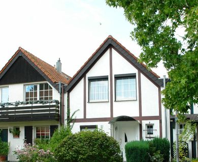 Ratingen-Volkardey: Gepflegtes Einfamilienhaus mit wunderschönem Garten !