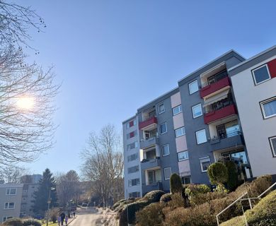 sichere Kapitalanlage: sanierte 4 Zi. Wohnung