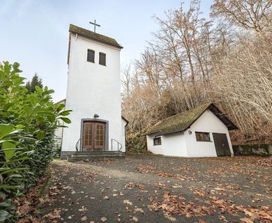 Märchenhaft verborgen: Kirchengebäude auf Erbpachtgrundstück mit Umnutzungspotenzial in Rummenohl