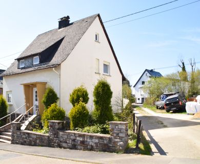 Familienfreundliches Wohnen in bester Lage – Haus mit großem Garten mitten in Ransbach-Baumbach!