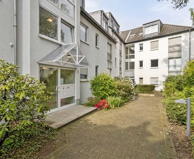 Charmante 2-Zimmer-Wohnung mit eigenem Garten und TG-Stellplatz