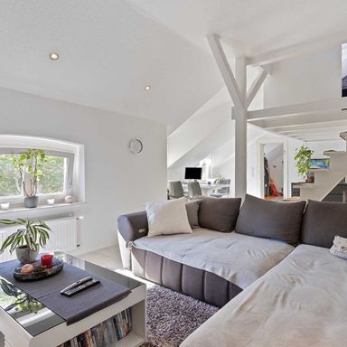 Traumhafte Dachgeschosswohnung mit Balkon und Stellplatz in Ratingen-Mitte
