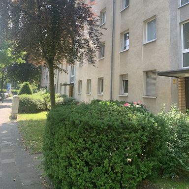 Gepflege sanierte 2,5 Zimmer ETW im Stadtteilzentrum Mörsenbroich der Stadt Düsseldorf