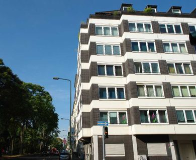 Tolle 2-Zimmer-Wohnung mit großer Loggia in Düsseldorf-Pempelfort – Anfang 2017 saniert!