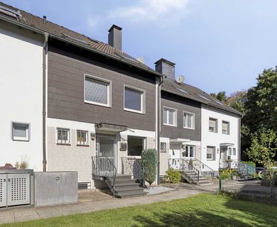 Essen-Borbeck: Familienfreundliches Einfamilienhaus mit sonnigem Garten  und  Garage