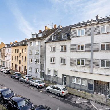 1,5-Zimmer-Rohbauwohnung mit Südbalkon in gepflegtem Altbau