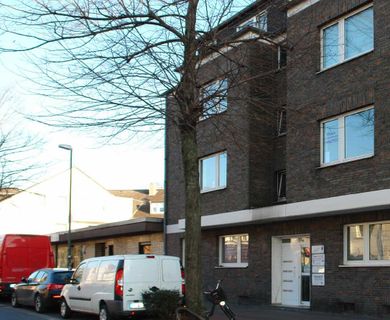 Perfekt geschnittene, helle Praxis-/Bürofläche mit Balkon in bester Lage von Düsseldorf-Unterrath!