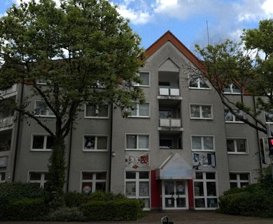 *PROVISIONSFREI* ca. 245 m² Büro-/Praxisräume, nebst ca. 200 m² Lager!