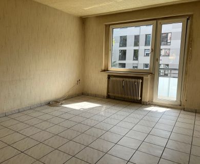 Sofort bezugsfrei! 2 Zimmer-Wohnung mit Balkon in Köln-Mülheim