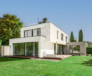 Exklusives Traumhaus mit großzügigem Garten und hochwertiger Ausstattung