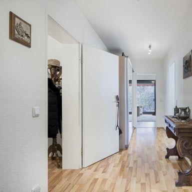 Großzügige 4-Zimmer-Stadtwohnung mit zwei Loggien und Aufzug in Ratingen-Mitte