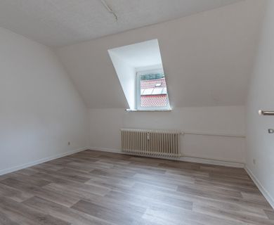 Ca. 51 m² große 2-Zimmer-Dachgeschosswohnung mit Tageslichtbad in Hagen-Eilpe