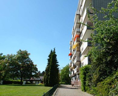 Sehr gut geschnittene 3 Zimmer-Eigentumswohnung mit Balkon in zentraler Lage von Ratingen-Lintorf !