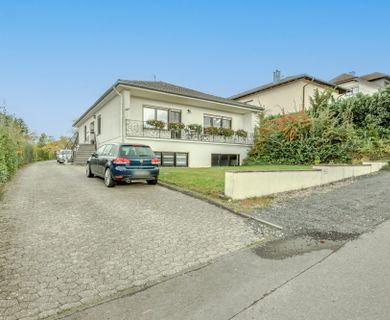 Großzügiges Grundstück mit vielseitigem Einfamilienhaus in Königswinter-Berghausen