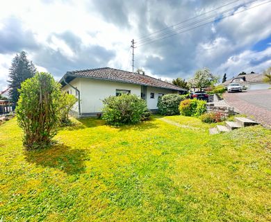 Wohnen auf einer Ebene – gepflegter Bungalow mit Garten und Garage in Gebhardshain!