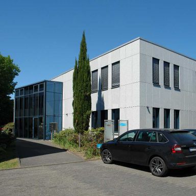 Renditestarke Kapitalanlage: Modernes Bürogebäude mit gutem Mietermix in Ratingen-Lintorf!