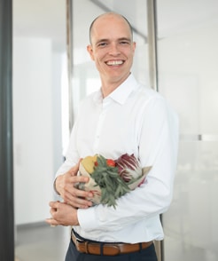 Sebastian Schmitz ist Immobilienmakler bei Schneider Immobilien GmbH und leidenschaftlicher Hobbykoch