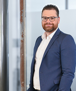 Sotirios Bouzas ist Baufinanzierungsexperte bei Schneider_Finanzierungen