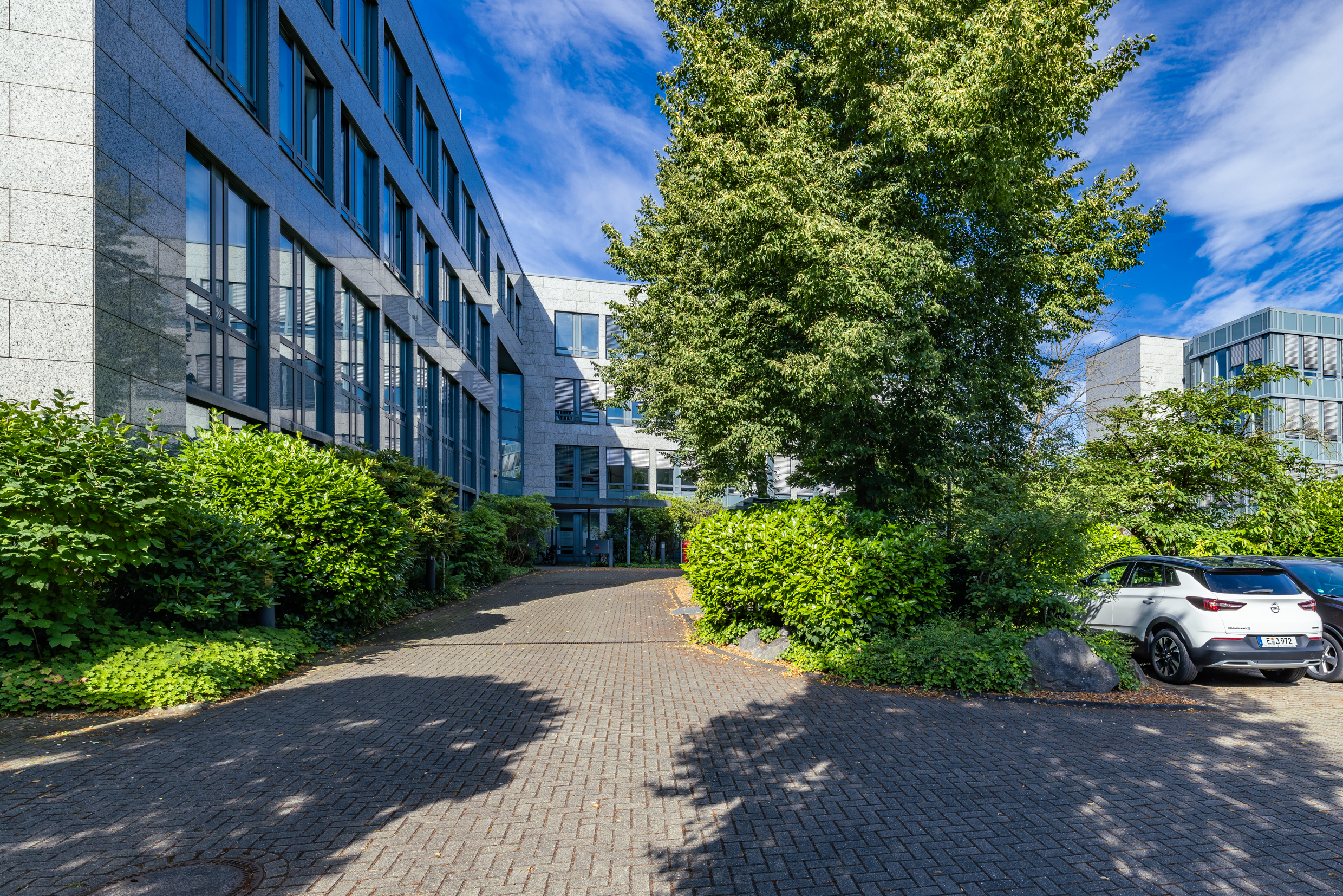 Außenansicht des Gebäudes The Flex Health & Care mit Mietflächenangebot